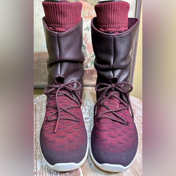 EUC *Never Worn* Nike “Roshe Two” FlyKnit Deep Burgundy SneakerBoot. Size 9 - Picture 5 of 15
